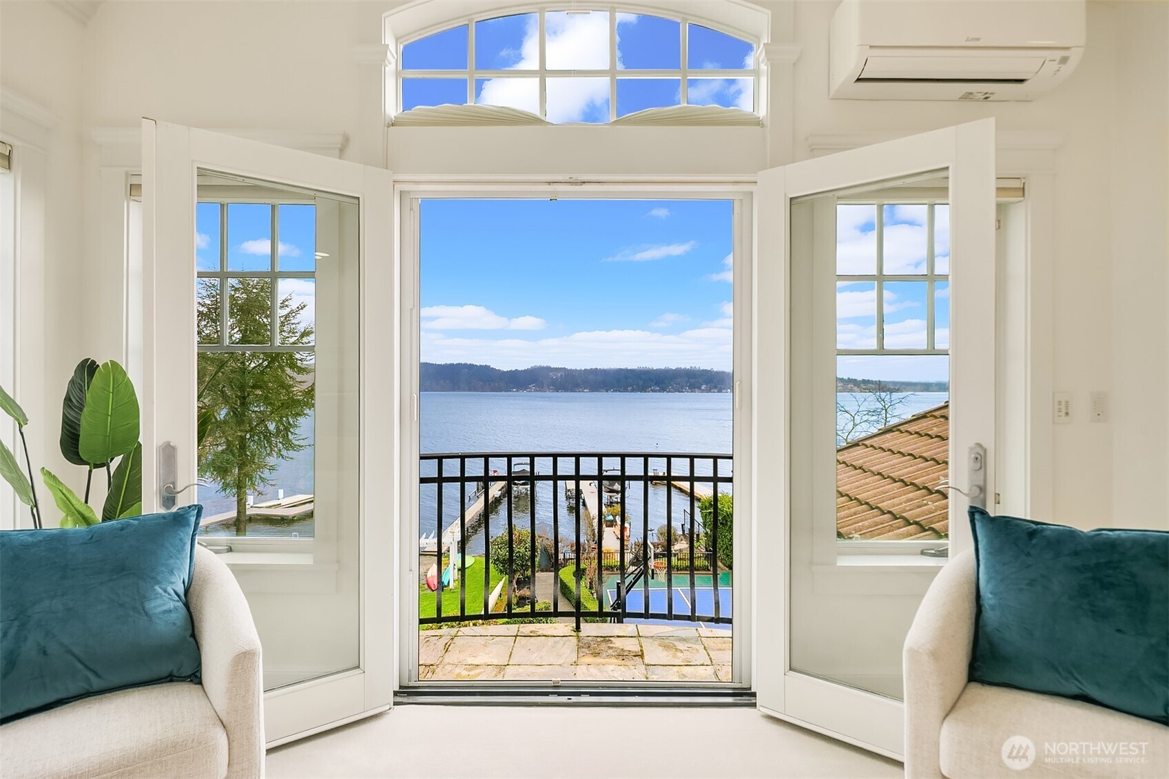 8772 Sand Point Way Northeast Seattle, WA 98115 - Photo 19 of 40