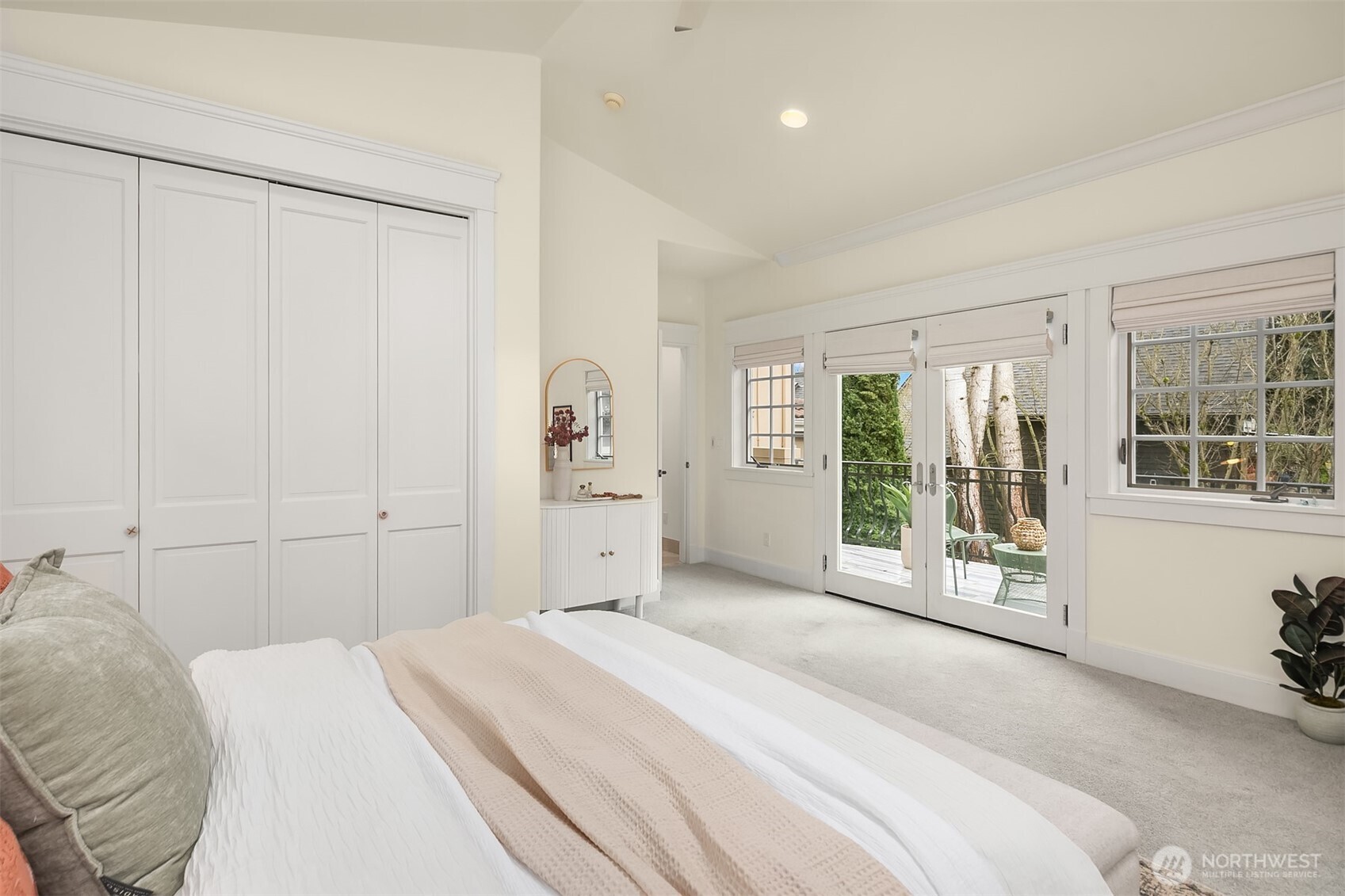 8772 Sand Point Way Northeast Seattle, WA 98115 - Photo 27 of 40