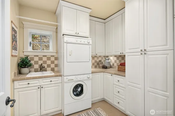 $4,495,000 | 8772 Sand Point Way Northeast, Seattle, WA 98115
