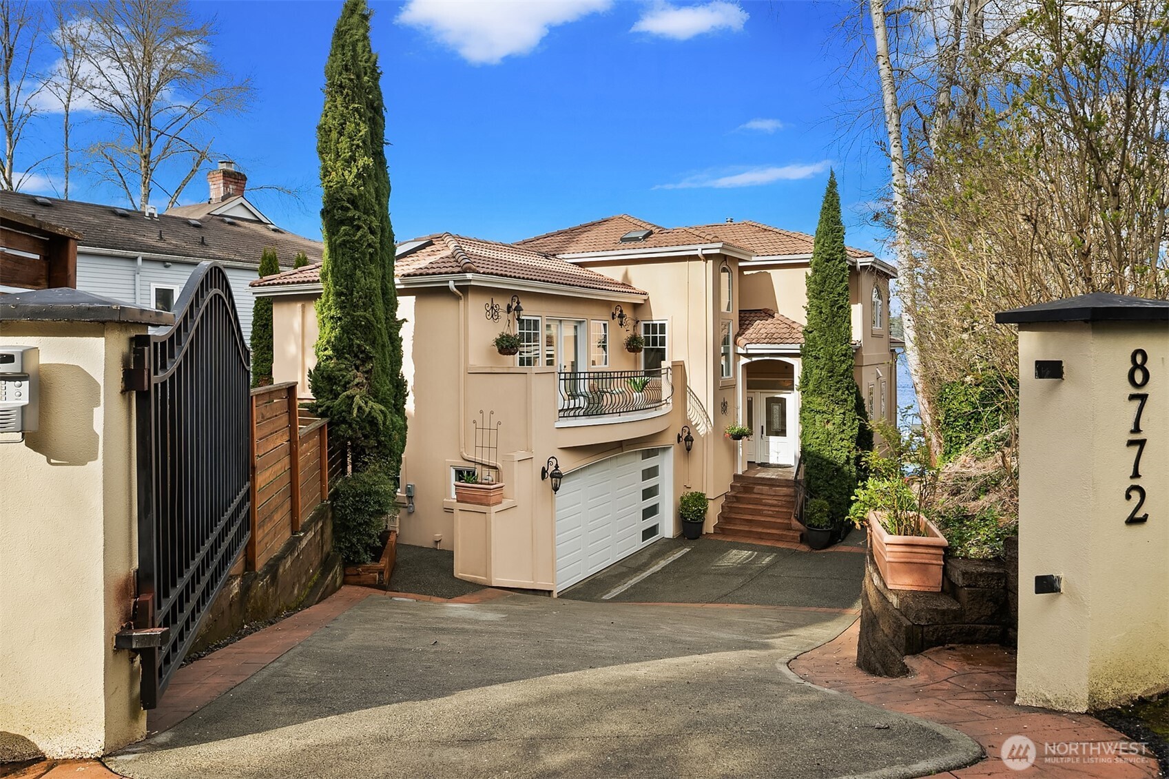 8772 Sand Point Way Northeast Seattle, WA 98115 - Photo 36 of 40