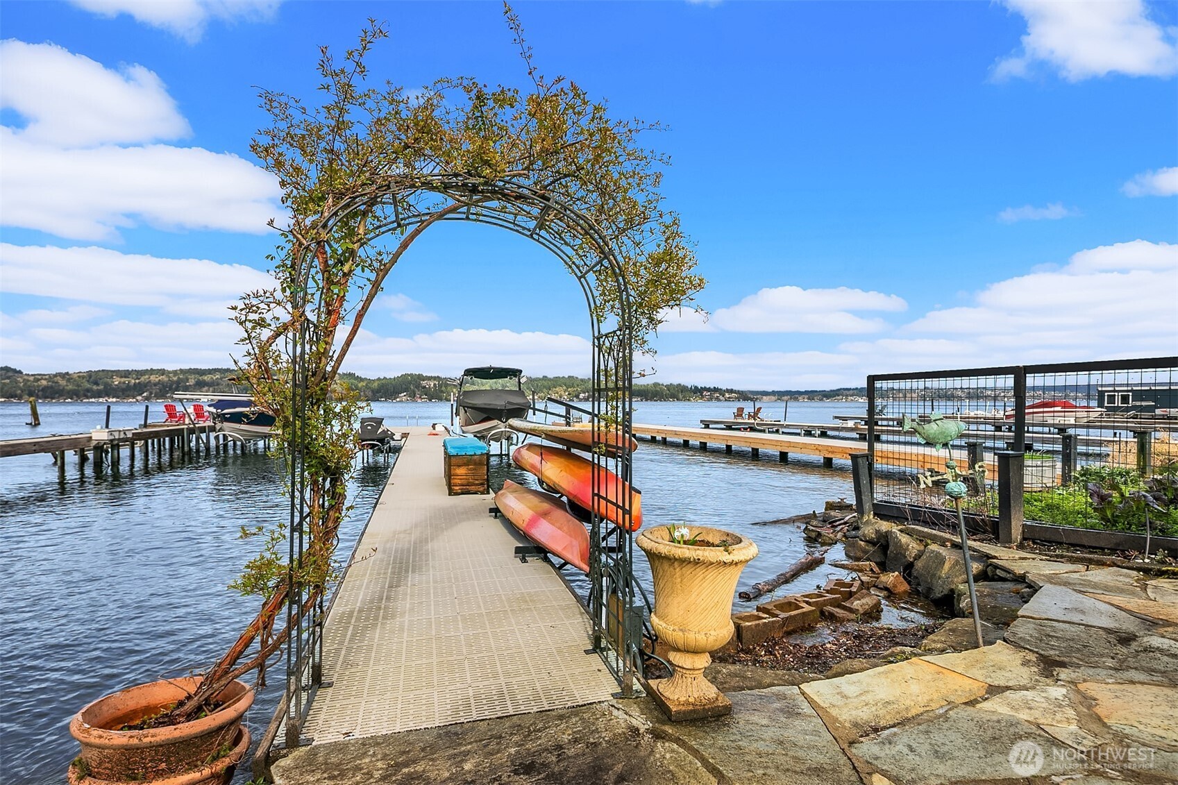 8772 Sand Point Way Northeast Seattle, WA 98115 - Photo 4 of 40