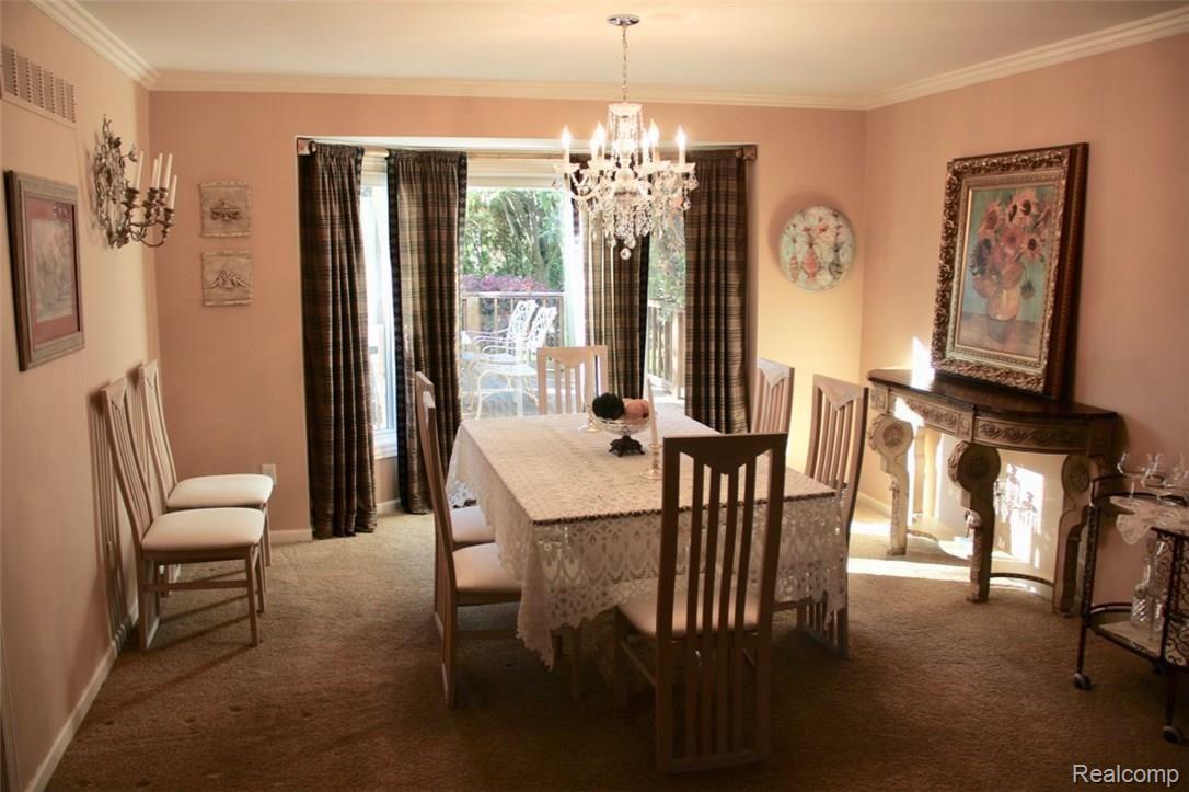 3584 Wedgewood Drive Rochester, MI 48306 - Photo 12 of 37 Main dining room.jpg