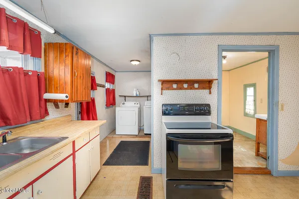 $180,000 | 632 County Rte 49, Cossayuna, NY 12823