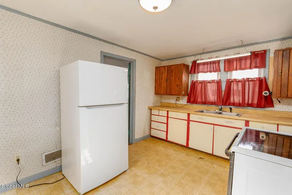 $180,000 | 632 County Rte 49, Cossayuna, NY 12823