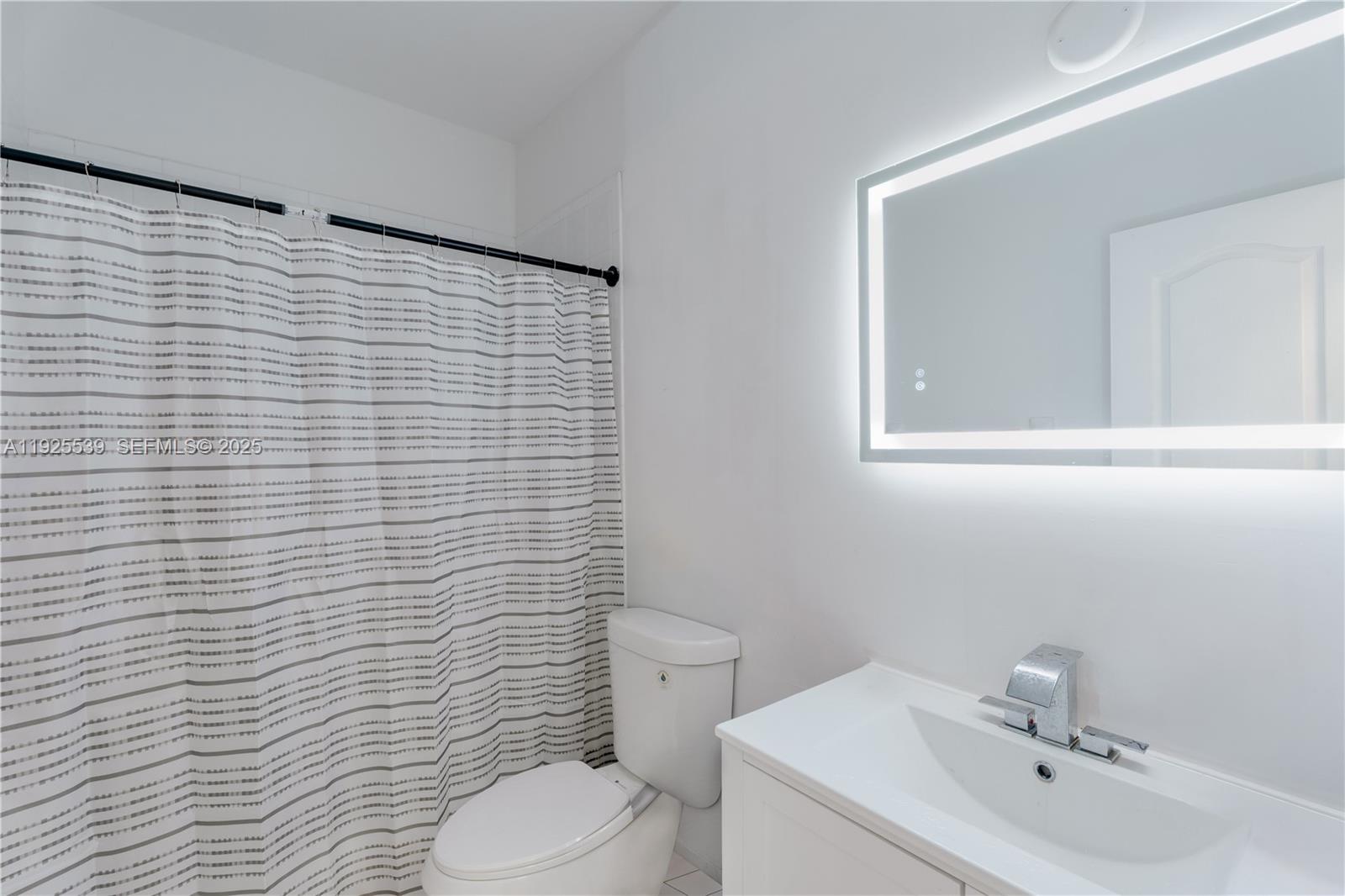 13941 Southwest 13th Street Miami, FL 33184 - Photo 18 of 27