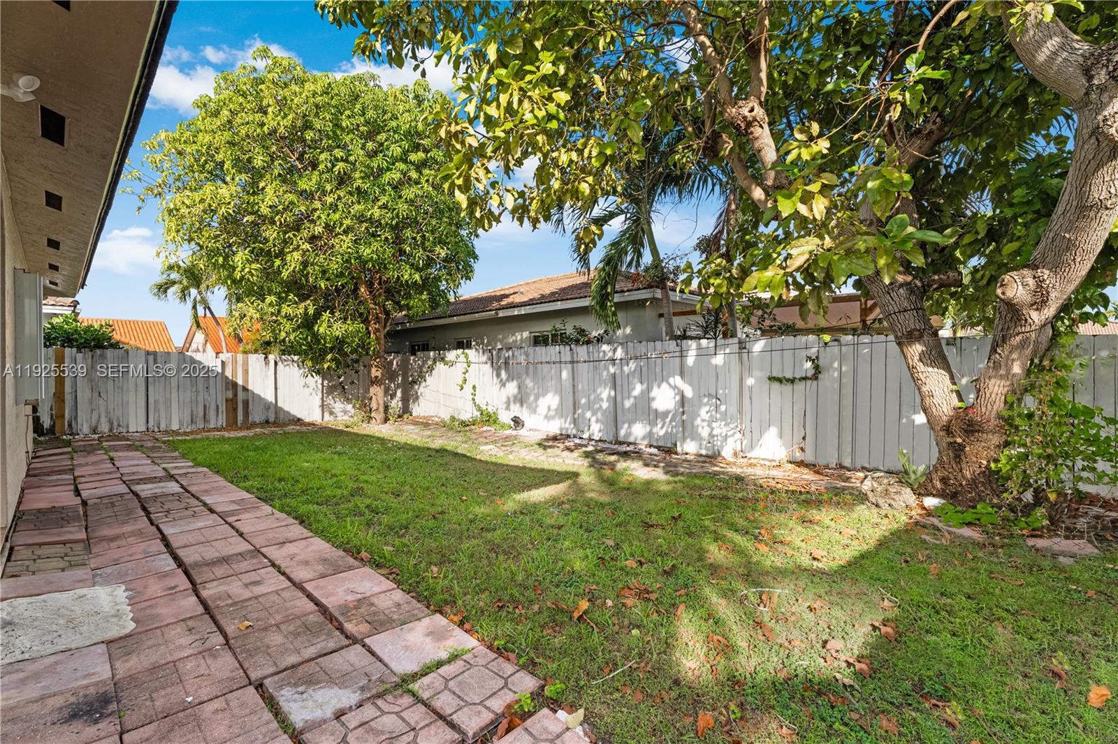 13941 Southwest 13th Street Miami, FL 33184 - Photo 22 of 27