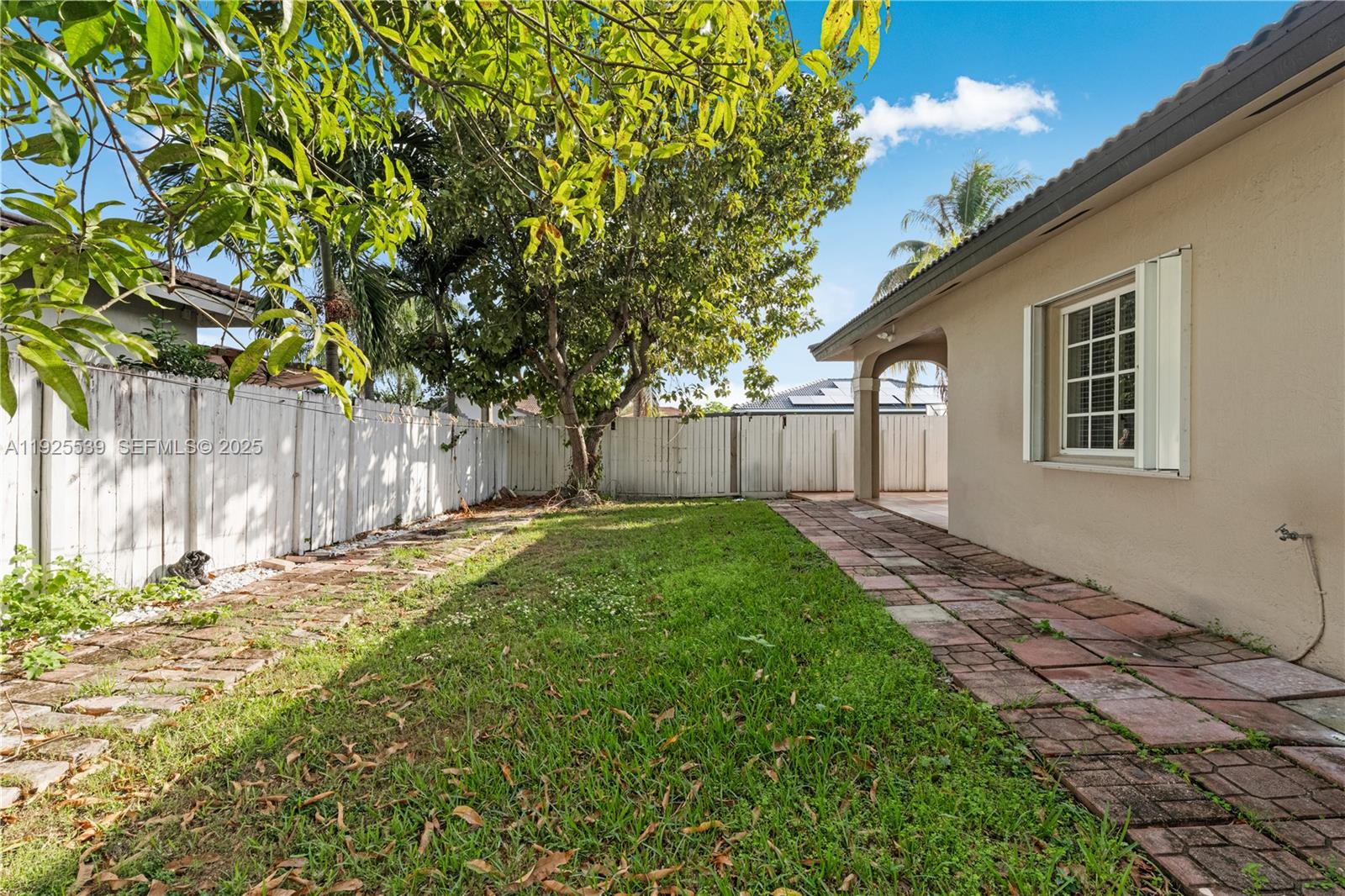 13941 Southwest 13th Street Miami, FL 33184 - Photo 23 of 27