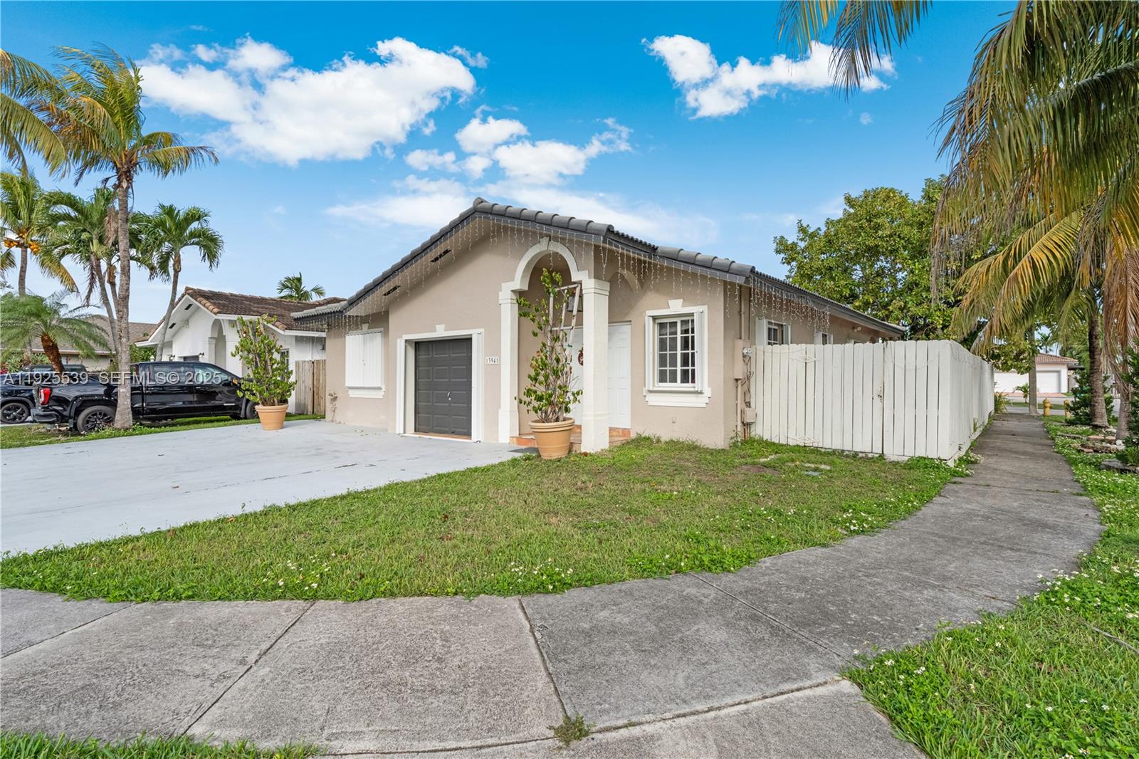 13941 Southwest 13th Street Miami, FL 33184 - Photo 3 of 27
