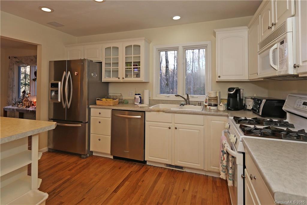 191 Chestnut Flats Road Waynesville, NC 28786 - Photo 5 of 17 Gallery Image 5