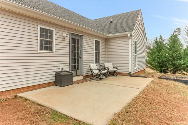 $324,900 | 144 Jefferson Road, West Union, SC 29696