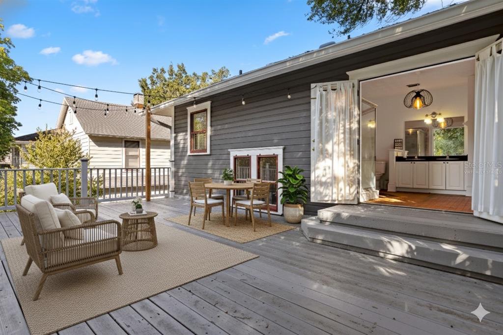 520 East Anderson Street Orlando, FL 32801 - Photo 16 of 26 a outdoor space with furniture