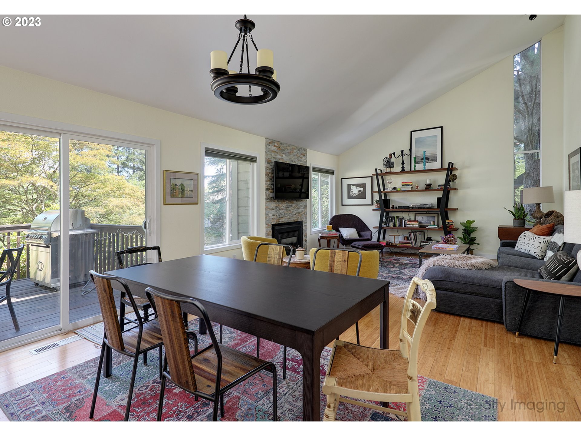 10031 Southwest Quail Post Road Portland, OR 97219 - Photo 7 of 35 Gallery Image 7