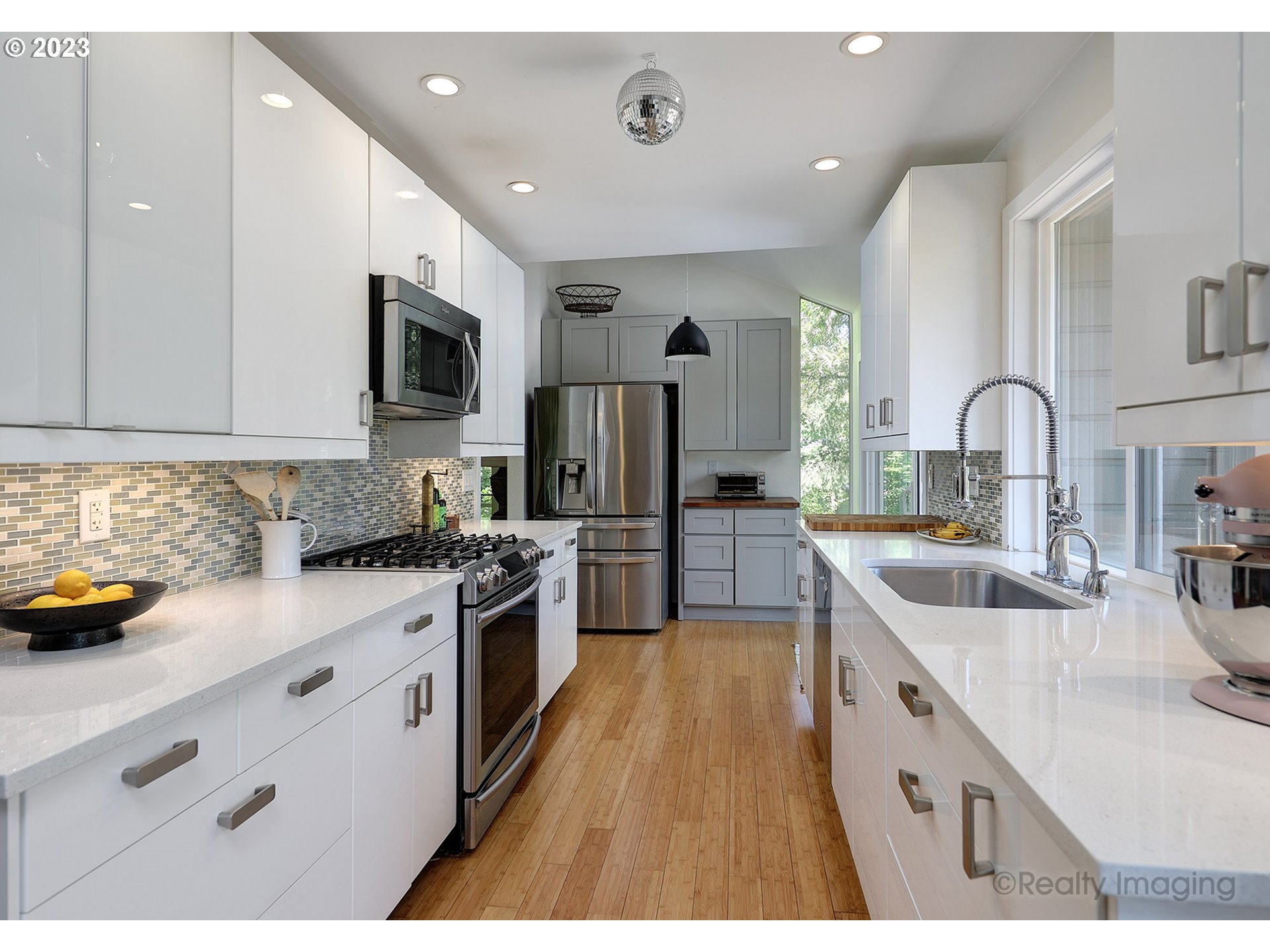 10031 Southwest Quail Post Road Portland, OR 97219 - Photo 10 of 35 Gallery Image 10