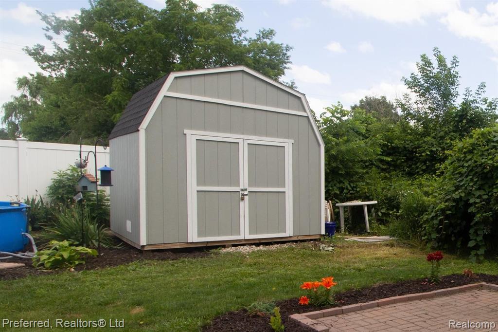 42449 Hanford Road Canton, MI 48187 - Photo 36 of 38 Gallery Image 36