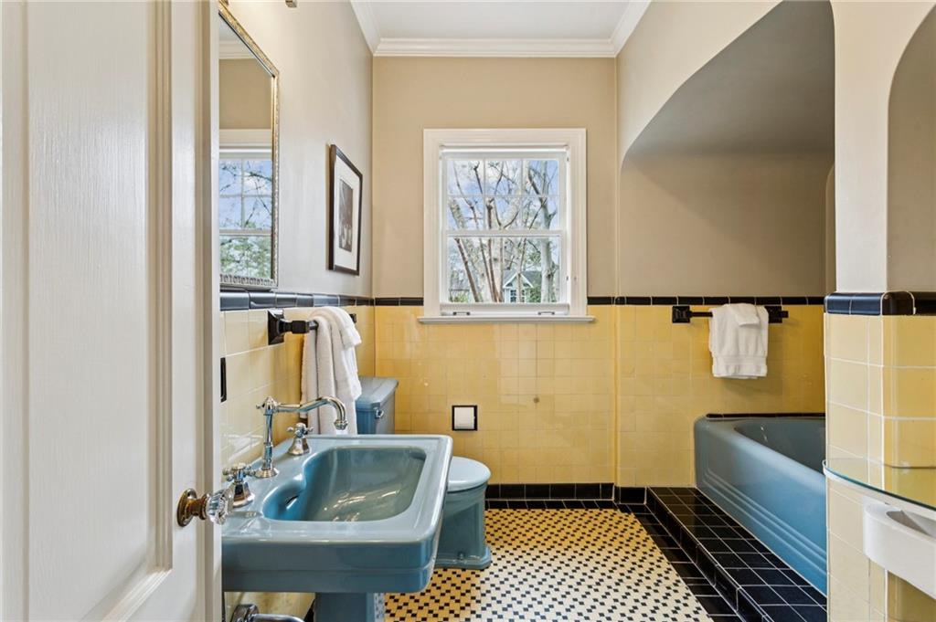 1686 Johnson Road Northeast Atlanta, GA 30306 - Photo 43 of 57