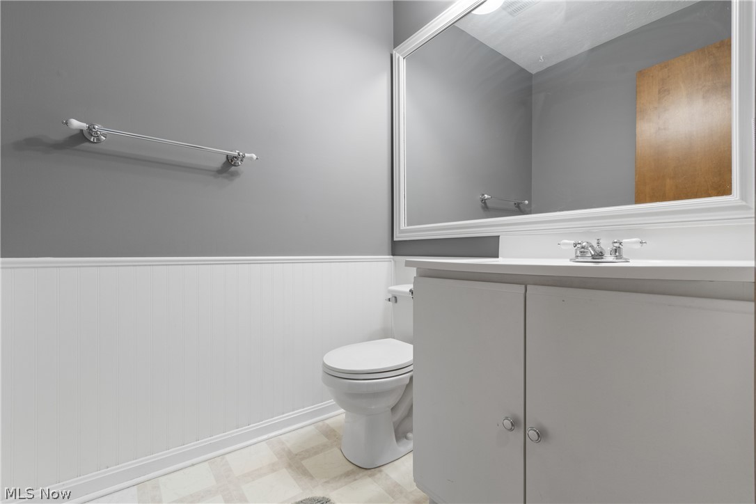 28100 Detroit Road, Unit D2 Westlake, OH 44145 - Photo 17 of 30