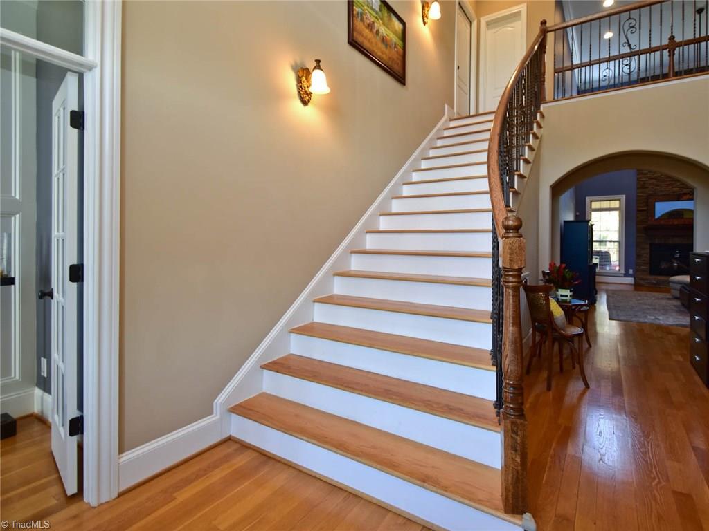 5004 Robdot Drive Oak Ridge, NC 27310 - Photo 3 of 30