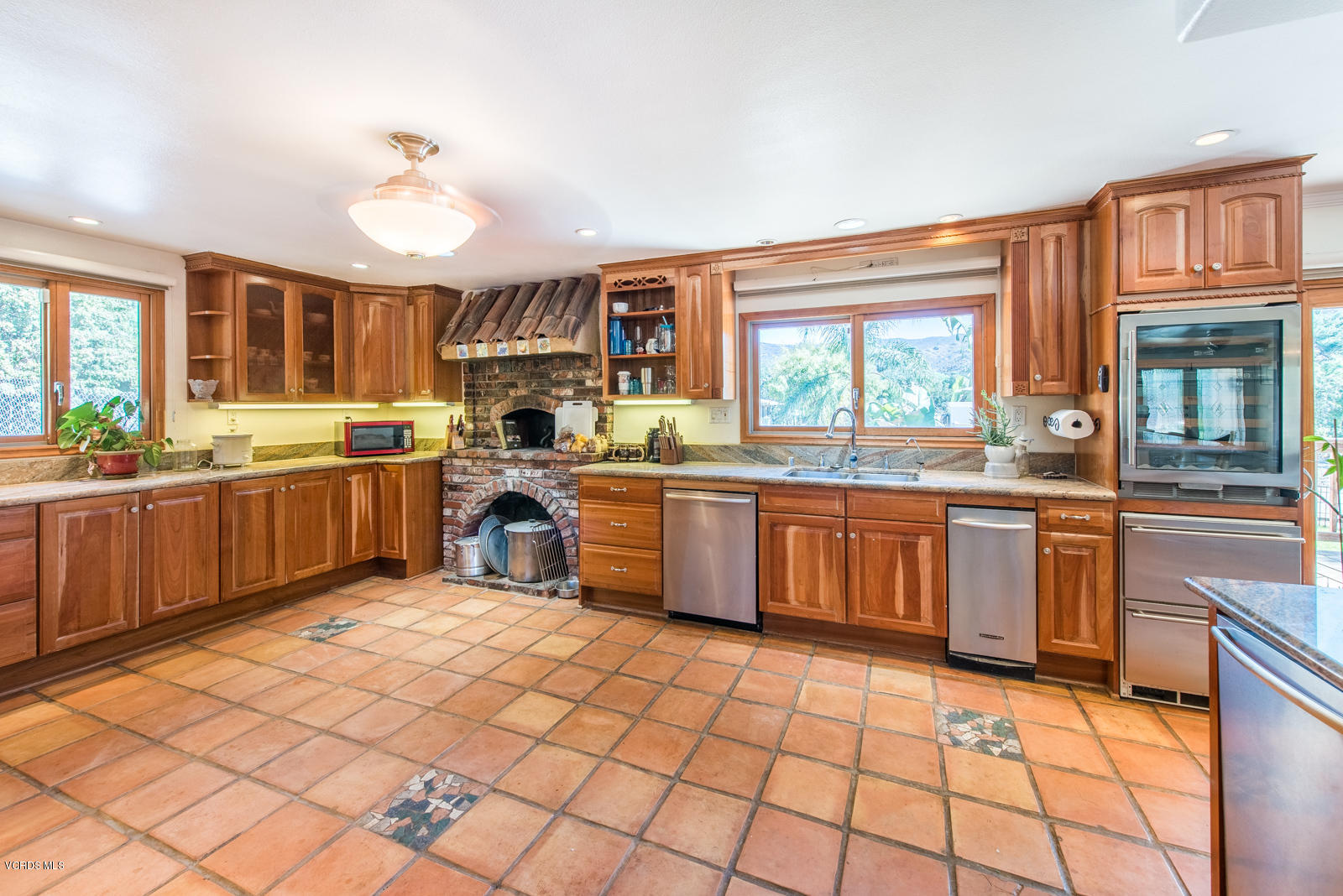 1366 Rambling Road Simi Valley, CA 93065 - Photo 13 of 47 MLS 1366 Rambling Rd Simi Valley-13