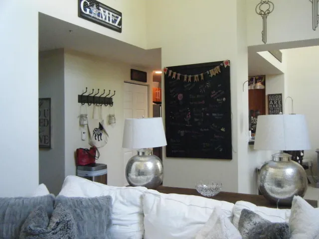 $2,500 | 610 Clematis Street, Unit 102, West Palm Beach, FL 33401