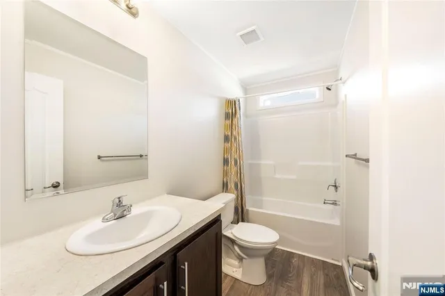 $190,000 | 225 Albert Street, Lodi, NJ 07644