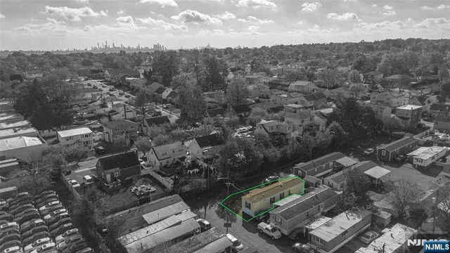 $190,000 | 225 Albert Street, Lodi, NJ 07644