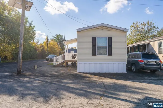 $190,000 | 225 Albert Street, Lodi, NJ 07644