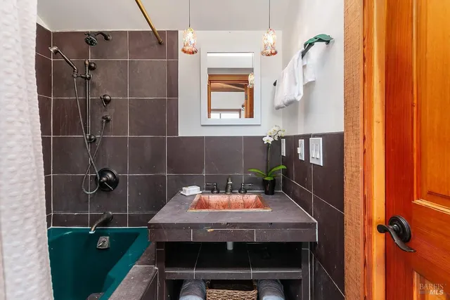 $16,000 | 1100 Bayhills Drive, San Rafael, CA 94903