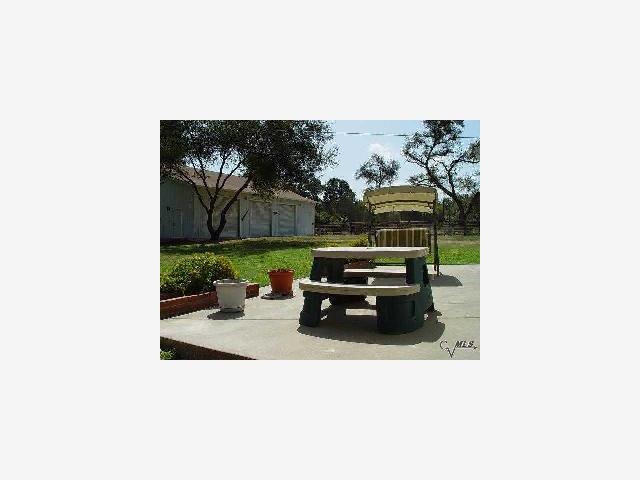 12806 Lancaster Road Oakdale, CA 95361 - Photo 4 of 10 Gallery Image 4