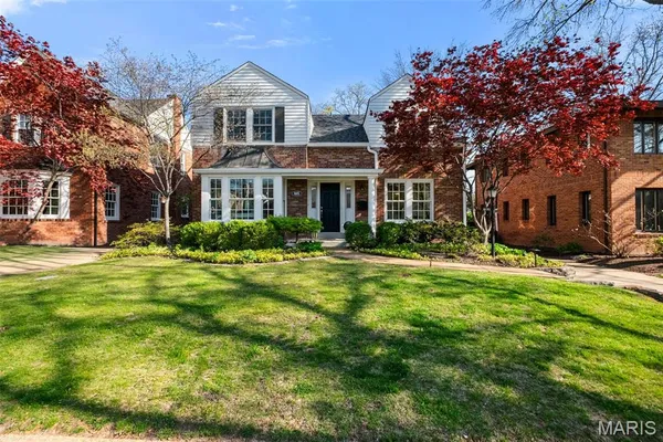 $1,025,000 | 8105 Kingsbury Boulevard, St. Louis, MO 63105
