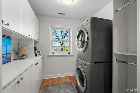 $1,025,000 | 8105 Kingsbury Boulevard, Clayton, MO 63105