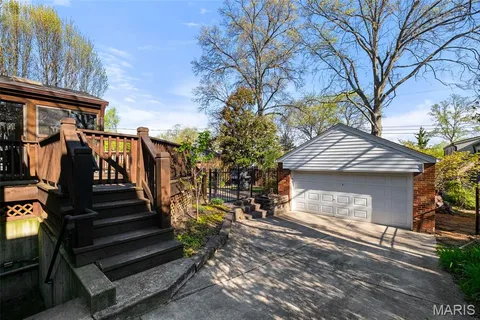 $1,025,000 | 8105 Kingsbury Boulevard, Clayton, MO 63105