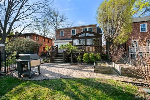 $1,025,000 | 8105 Kingsbury Boulevard, Clayton, MO 63105