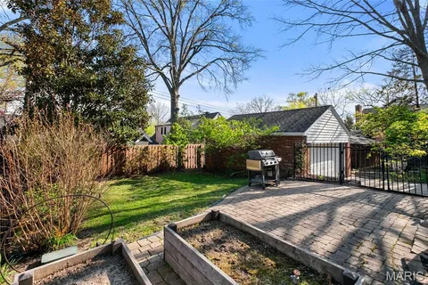 $1,025,000 | 8105 Kingsbury Boulevard, Clayton, MO 63105