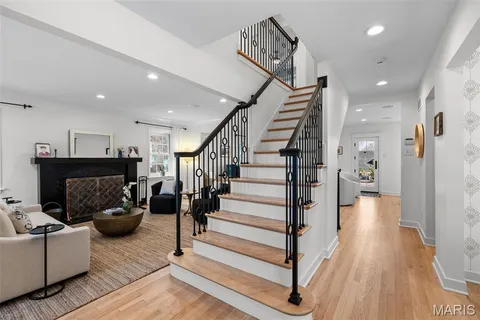 $1,025,000 | 8105 Kingsbury Boulevard, Clayton, MO 63105