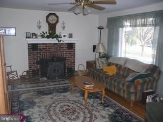 138 South Shady Retreat Road Doylestown, PA 18901 - Photo 2 of 6