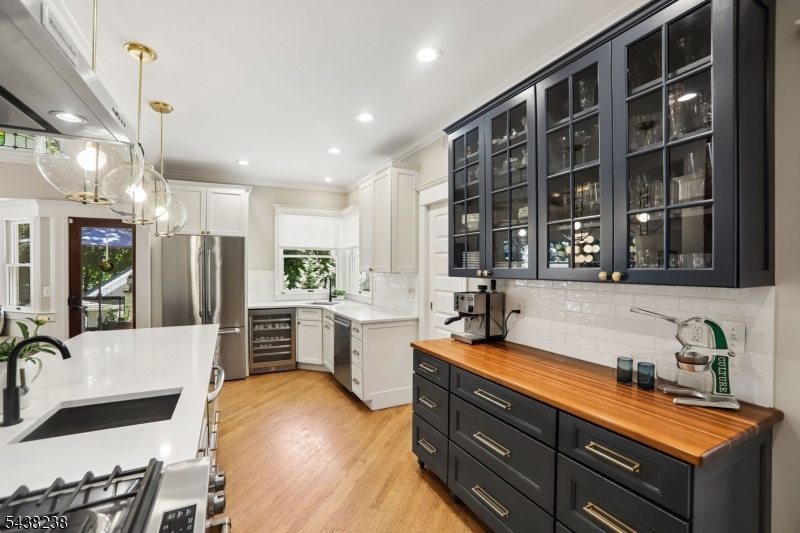 22 Oak Ridge Avenue Summit, NJ 07901 - Photo 12 of 38