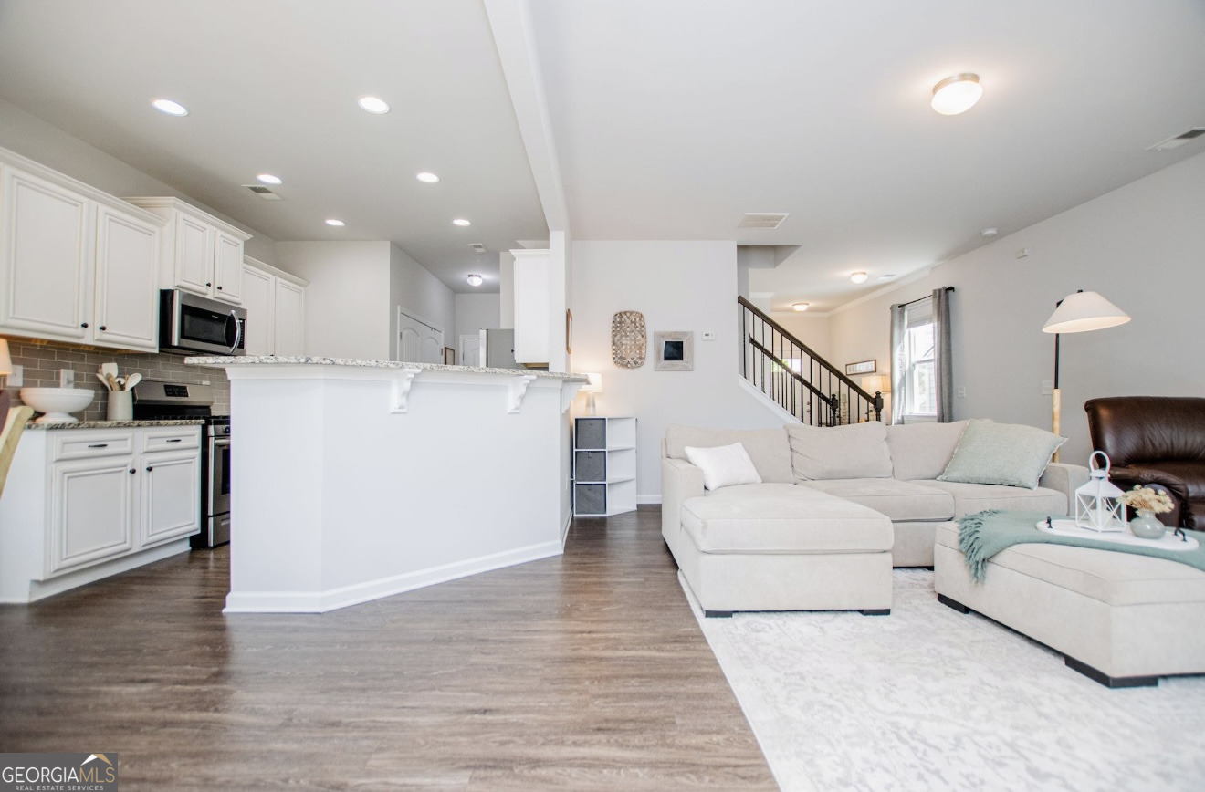 237 Merritt Circle Newnan, GA 30263 - Photo 7 of 37