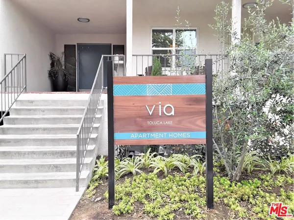 $2,800 | 11230 Camarillo Street, Unit 101, North Hollywood, CA 91602
