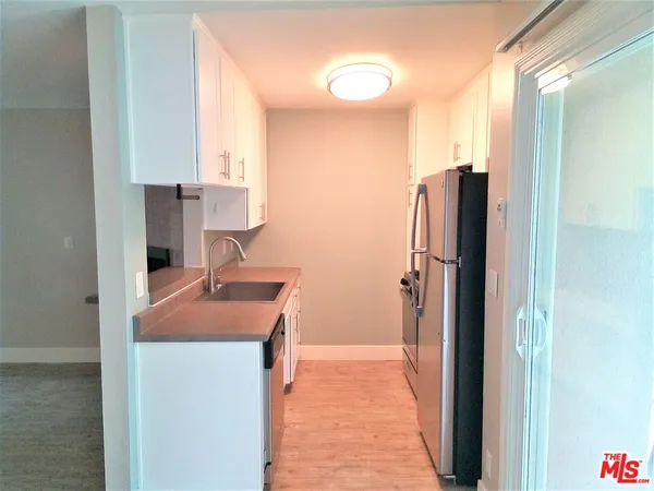 $2,800 | 11230 Camarillo Street, Unit 101, North Hollywood, CA 91602