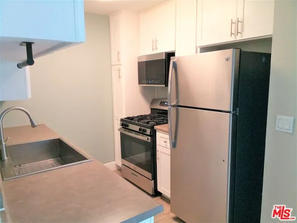 $2,800 | 11230 Camarillo Street, Unit 101, North Hollywood, CA 91602