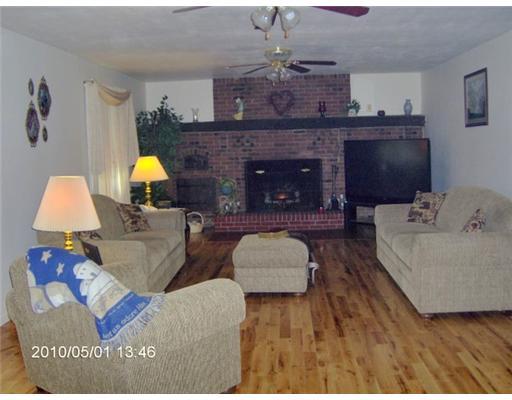 2184 Nilan Road Point Marion, PA 15474 - Photo 3 of 13 Living Room.