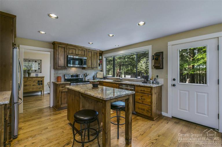 14532 Crossroads Loop Sisters, OR 97759 - Photo 10 of 24 Additional Photo