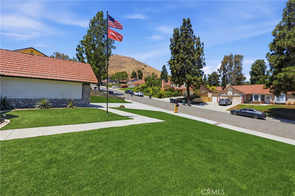 11244 Clara Court Riverside, CA 92505 - Photo 5 of 52
