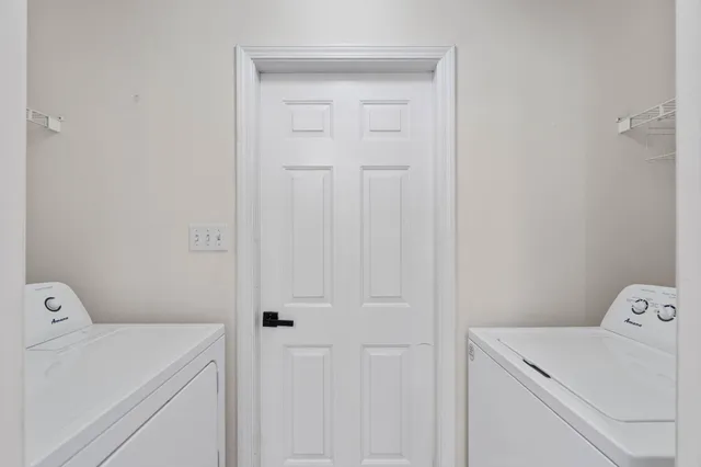 a view of utility room and washer