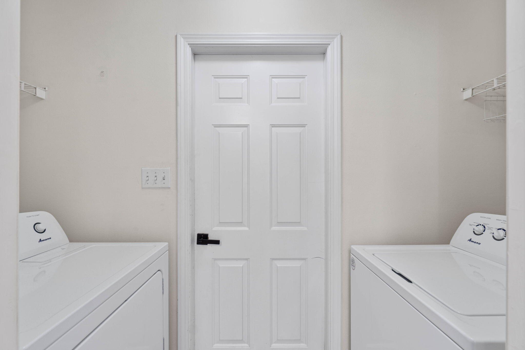 962 John Wayne Circle Fort Walton Beach, FL 32547 - Photo 21 of 25 a view of utility room and washer