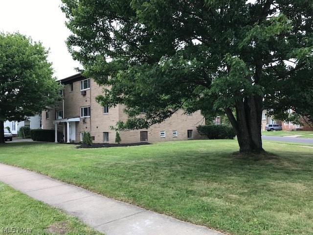 14918 Milverton Road, Unit 104 Cleveland, OH 44120 - Photo 4 of 12
