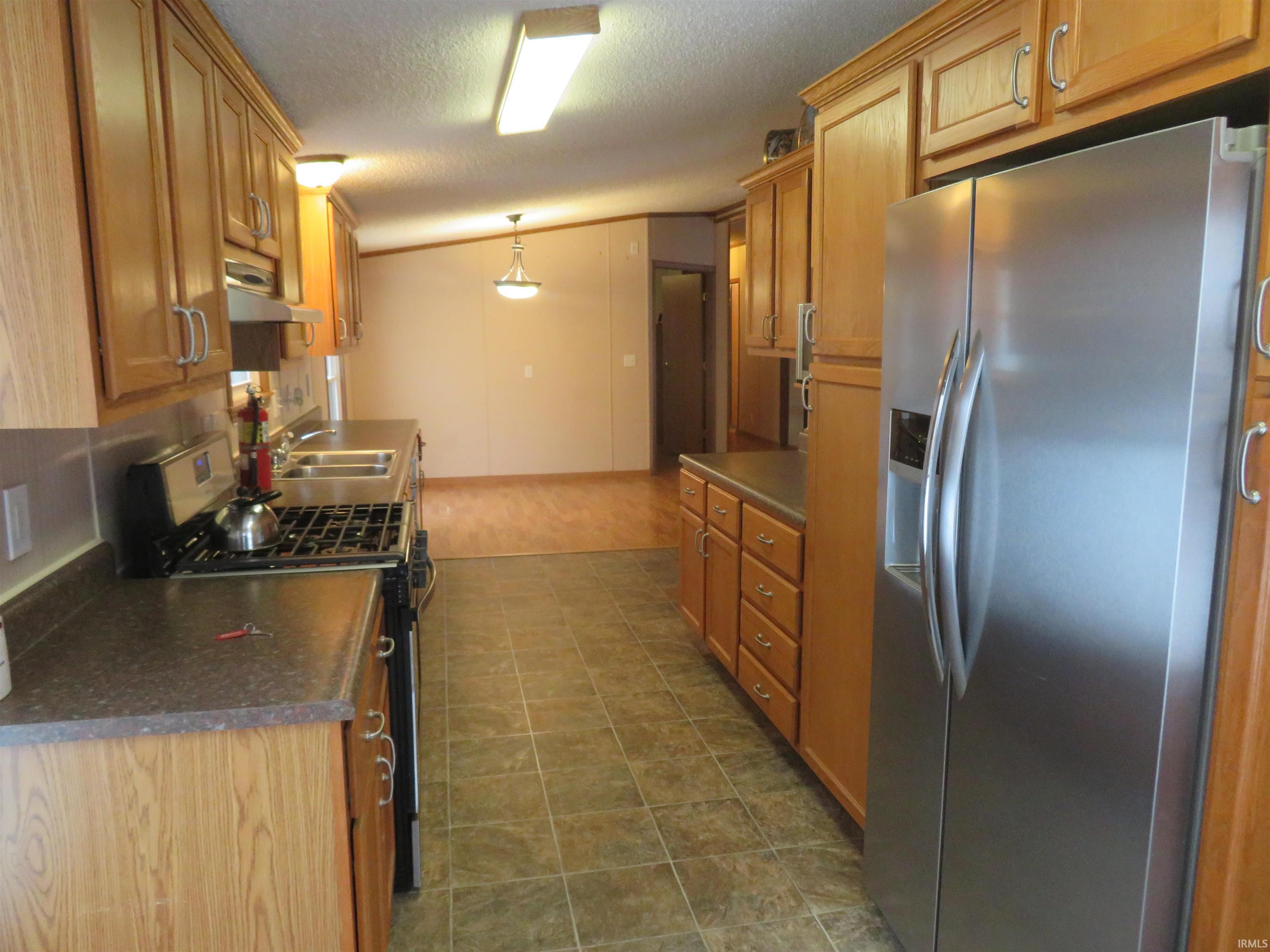 6295 Logansport Road Logansport, IN 46947 - Photo 11 of 26