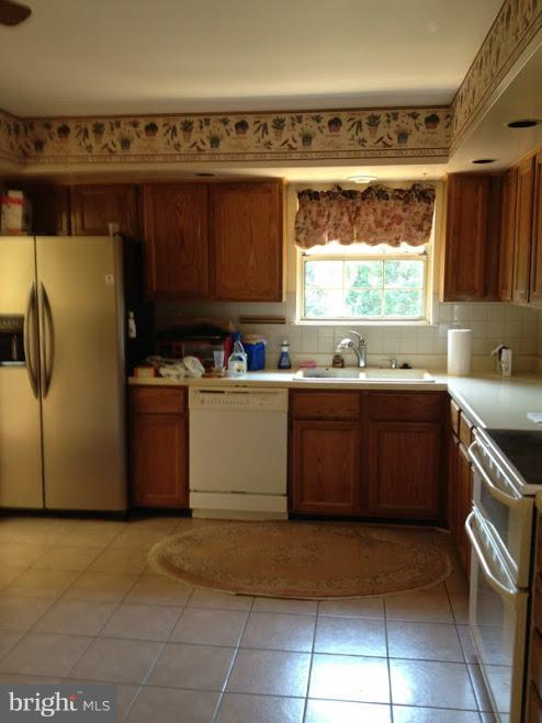 10327 Abbott Road Manassas, VA 20110 - Photo 3 of 22 Kitchen