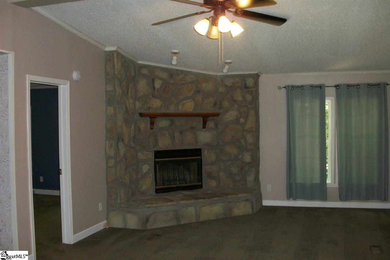 265 Southern Road Belton, SC 29627 - Photo 3 of 36