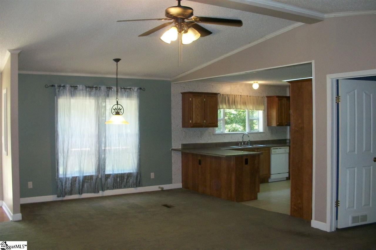 265 Southern Road Belton, SC 29627 - Photo 5 of 36